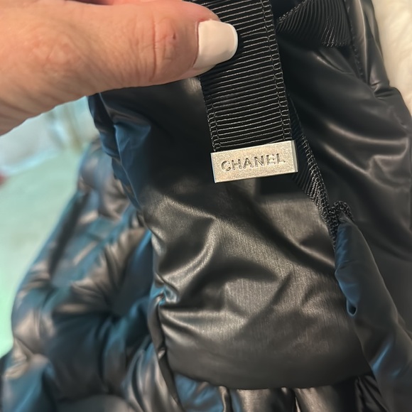 CHANEL CC Doudoune Backpack Good condition - Picture 14 of 14